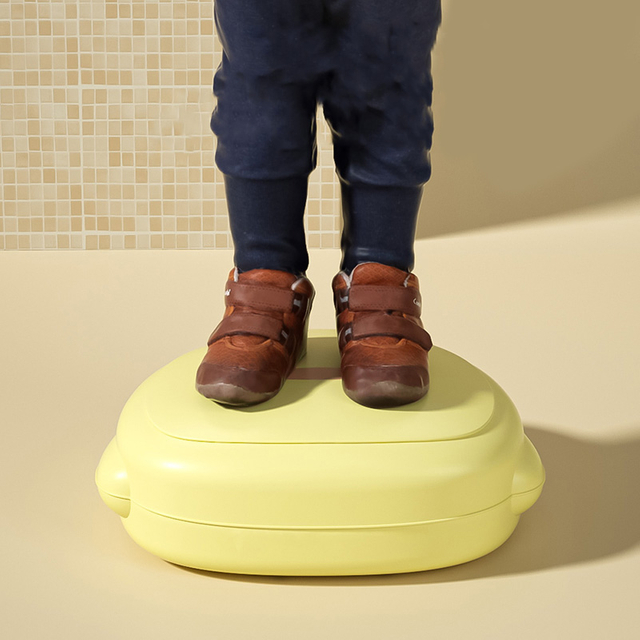 New Design Hot Selling Kids Cute Little Yellow Duck Travel Potty Baby Potty Training Chair